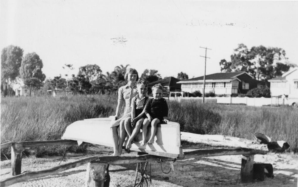 3 Kids On Dinghy Noosaville 1952 Slq